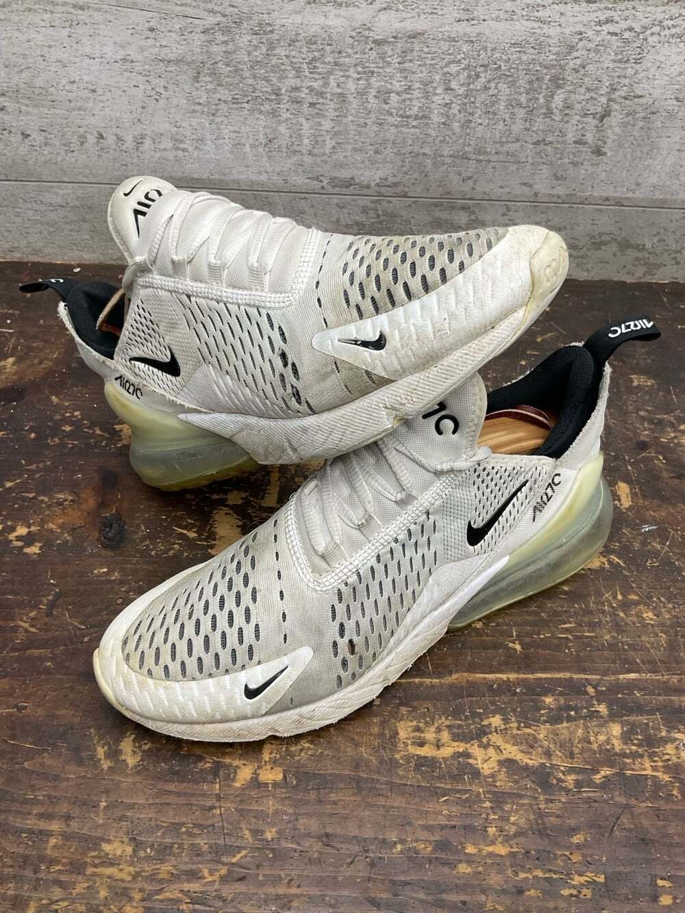 Nike Air Max 270 White Black Sneakers - Picture 2 of 11